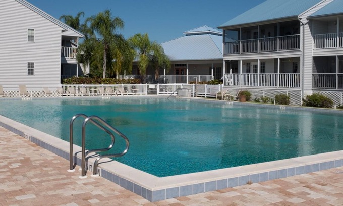 Port Charlotte Condominio | Maravilloso condominio en el río Myakka, cerca de las playas. Recientemente remodelado