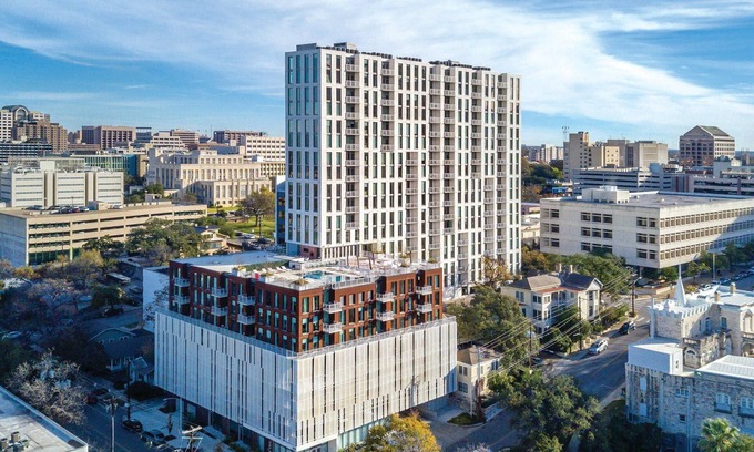 Civic District Complejo | Wonderful Downtown Austin 1BR King Suite