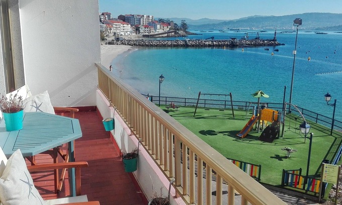 Raxo Apartamento | ¡VISTAS MAR! FRENTE PLAYA. A 4 km SANXENXO. WIFI