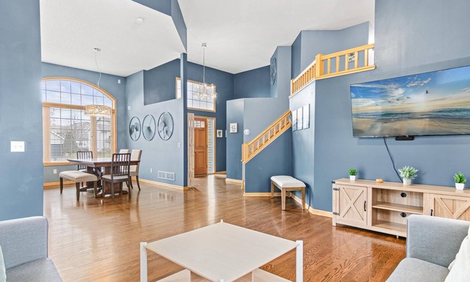 Rosemount Casa | Wonderful home in prime Rosemount location.