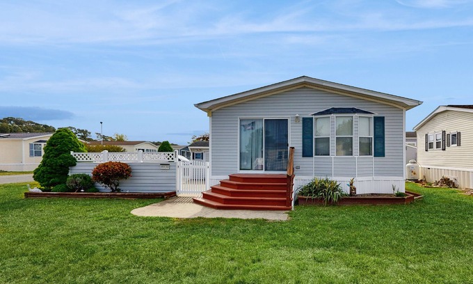 Assateague Pointe Casa | Wonderful Home w/Enclosed Backyard, Private Washer & Dryer + Shared Pool