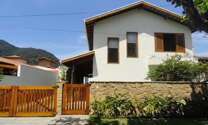 Pedra Verde Condominio | MARAVILLOSA CASA CON 6 suites y piscina de 50 m de la LAZARUS BEACH!