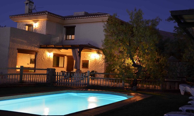 Chite Casa | MARAVILLOSA CASA CON PISCINA PRIVADA DE AGUA SALADA