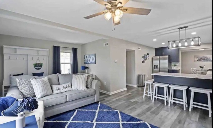 Wood Dale Casa | Wonderful in Wood Dale, right by ￼O’Hare airport!