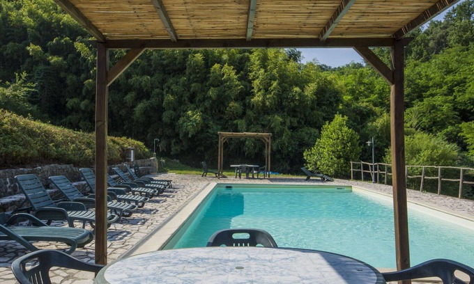 Serravalle Pistoiese Villa | Maravillosa casa de vacaciones privada para 16 personas con piscina privada, WIFI, TV y aparcamiento