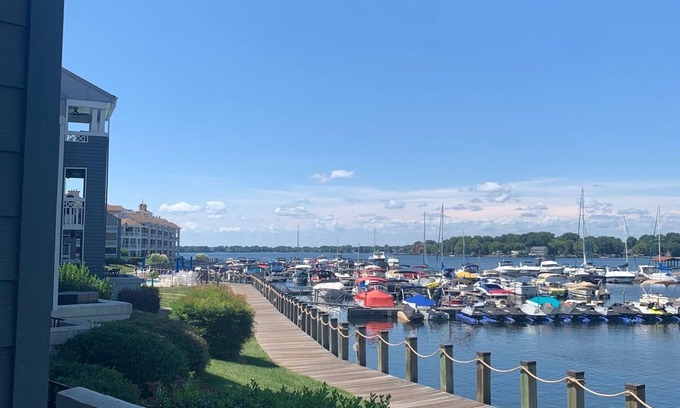 Cornelius Condominio | Wonderful Lake Norman Waterfront Condo