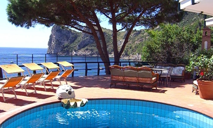 Marina del Cantone Villa | Maravillosa villa de lujo junto al mar en el corazón de la costa de Sorrento