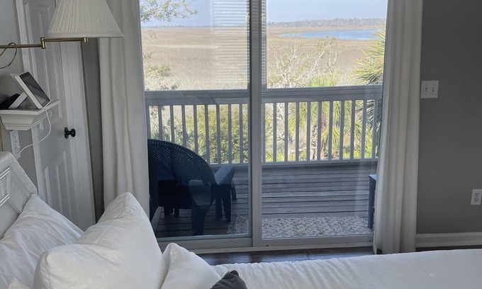 Bonito Boathouses Casa | Wonderful marsh views