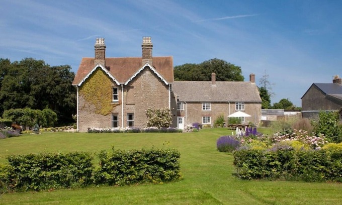 Wroughton Casa | Wonderful Overtown Manor