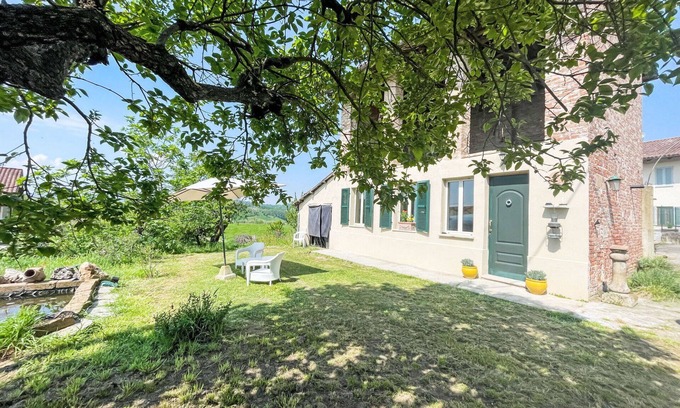 San Damiano dʼAsti Casa | Estupenda casa de vacaciones privada con A/C, WIFI, TV, patio, vista panorámica, aparcamiento