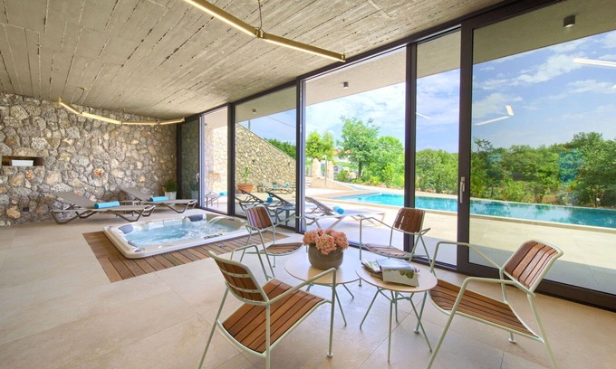 Nenadici Casa | Casa de vacaciones privada con A/C, jacuzzi, WIFI, piscina privada, TV, terraza, aparcamiento