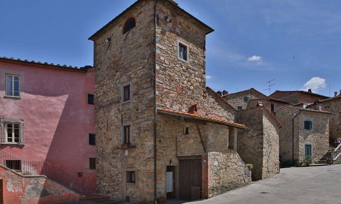 Pergine Valdarno Casa | Maravillosa casa de vacaciones privada con WIFI, A/C, jacuzzi, TV, aparcamiento, cerca de Arezzo