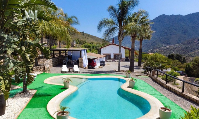 Los Guajares Casa | Estupenda casa de vacaciones privada con piscina privada, WIFI, A/C, TV, terraza y aparcamiento
