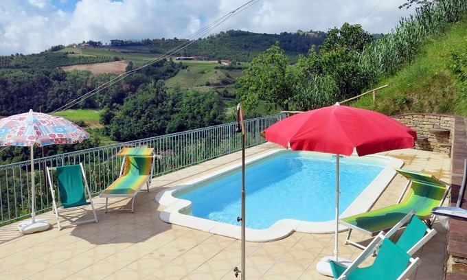 Cossano Belbo Casa | Casa de vacaciones privada con piscina privada, A/C, patio, mascotas permitida, aparcamiento