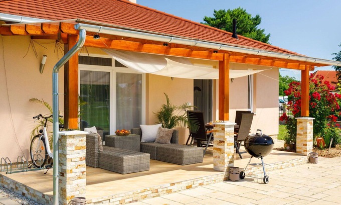 Balatonszemes Casa | Casa de vacaciones privada con WIFI, piscina privada, TV, terraza, mascotas permitida, aparcamiento