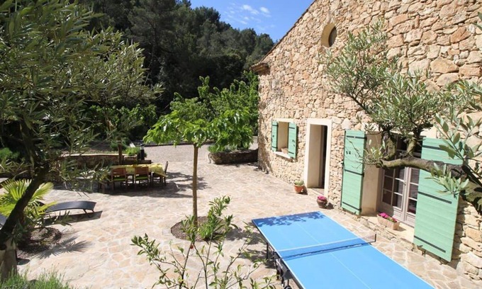 Caromb Villa | Estupenda casa de vacaciones privada con WIFI, piscina privada, TV, mascotas permitida, aparcamiento
