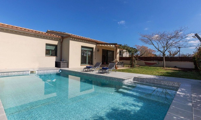 Ullastret Casa | Maravillosa casa de vacaciones privada con WIFI, A/C, piscina privada, TV, patio, aparcamiento