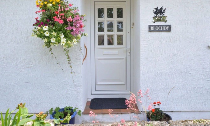 Brynsiencyn Casa | Casa de vacaciones privada con WIFI, TV, patio, mascotas permitida, vista panorámica, aparcamiento