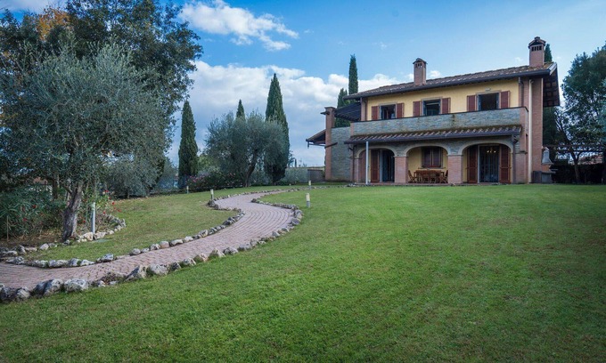 Selvatelle Villa | Casa de vacaciones privada con bañera de hidromasaje, piscina privada, WIFI, A/C, TV, balcón