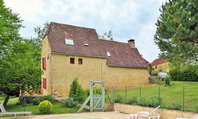 Saint-Amand-de-Coly Villa | Casa de vacaciones privada con WIFI, piscina privada, TV, terraza, vista panorámica, aparcamiento