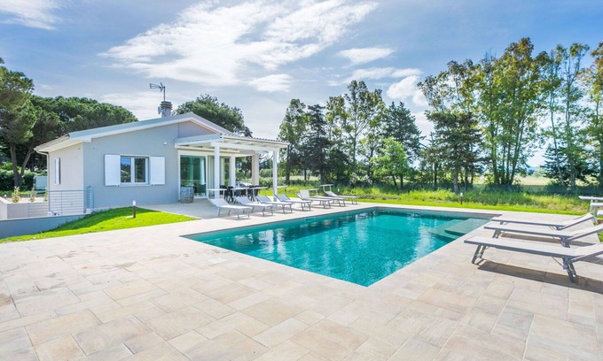 Bibbona Casa | Maravillosa casa de vacaciones privada con WIFI, piscina privada, A/C, TV, terraza, aparcamiento