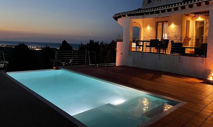 Monte Pego Casa | Preciosa casa de vacaciones privada con piscina privada, A/C, WIFI, TV, patio y aparcamiento