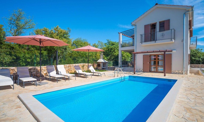 Kras Casa | Casa de vacaciones privada con WIFI, bañera de hidromasaje, piscina privada, A/C, TV, terraza
