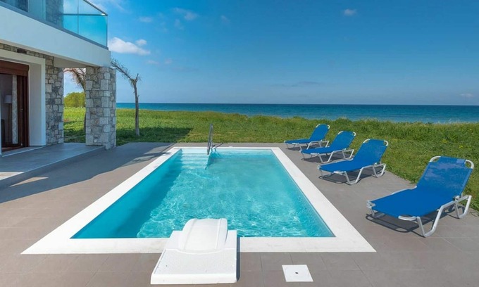 Fanes Villa | Casa de vacaciones privada con A/C, WIFI, piscina privada, TV, balcón, vista panorámica
