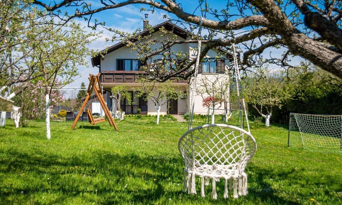 Trsce Casa | Casa de vacaciones privada con jacuzzi, piscina privada, WIFI, A/C, TV, patio, aparcamiento