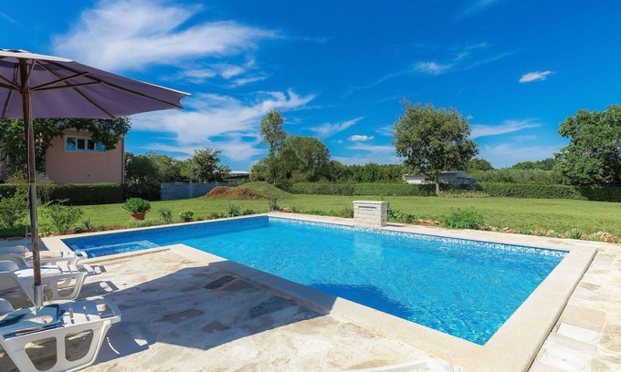 Muntic Casa | Estupenda casa de vacaciones privada con WIFI, A/C, piscina privada, TV, patio, aparcamiento