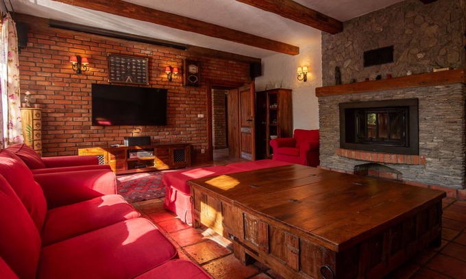 Grunwald Casa | Casa de vacaciones privada con jacuzzi, WIFI, TV, terraza, vista panorámica