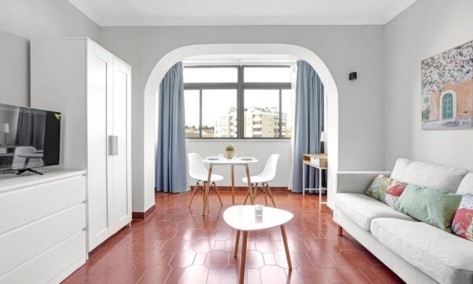 Alfornelos Casa | Wonderful Shared Apartment in Alfornelos - NEAR METRO!
