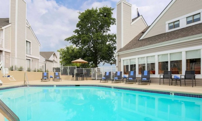 Sharonville Casa | Wonderful Trip! 3 Pet-Friendly Suites, Pool, Free Parking, Near Gorman Park!