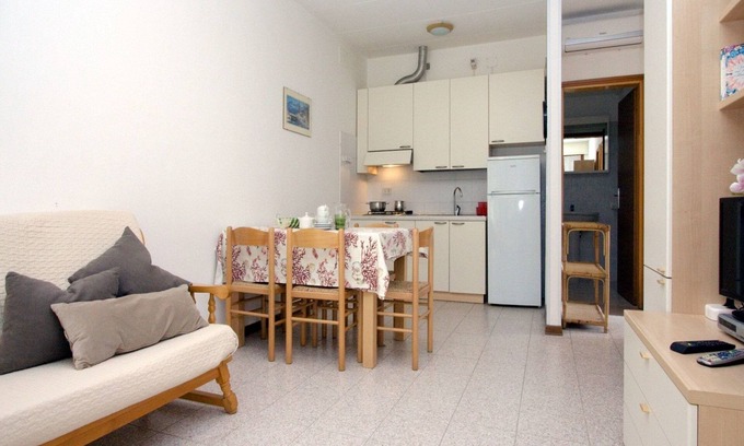 Lignano Pineta Casa | Wonderful villa for 6 people with A/C, TV, terrace, pets allowed and parking