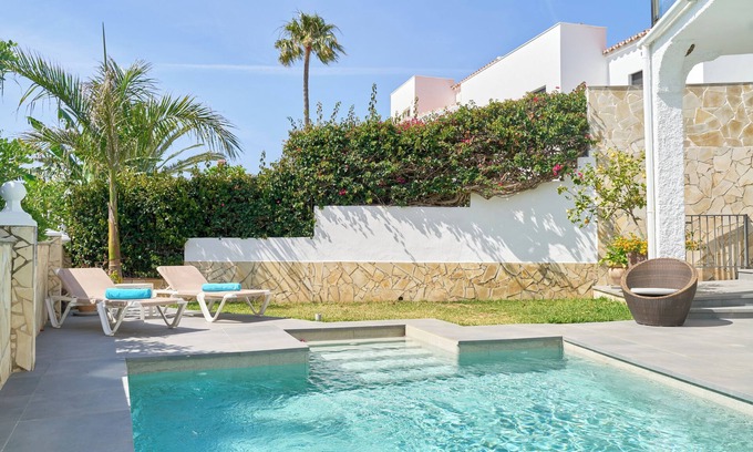 Chimenea Villa | Maravillosa 'Villa Burriana Beach' con vistas al mar, piscina, balcón, terraza y jardín