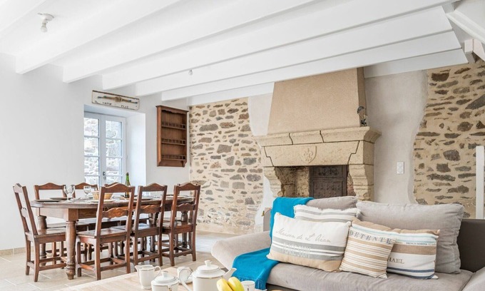 Ille-et-Vilaine Casa | Preciosa casa de vacaciones para 6 personas con WIFI, TV y patio