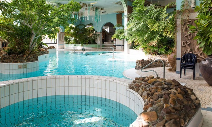 Ouddorp Casa | Preciosa casa de vacaciones para 4 personas con WIFI, piscina, TV, terraza y aparcamiento