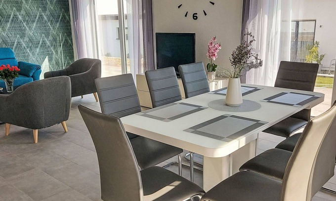 Brakel Casa | Wonderful villa for 6 guests with WIFI, TV, terrace, pets allowed and parking