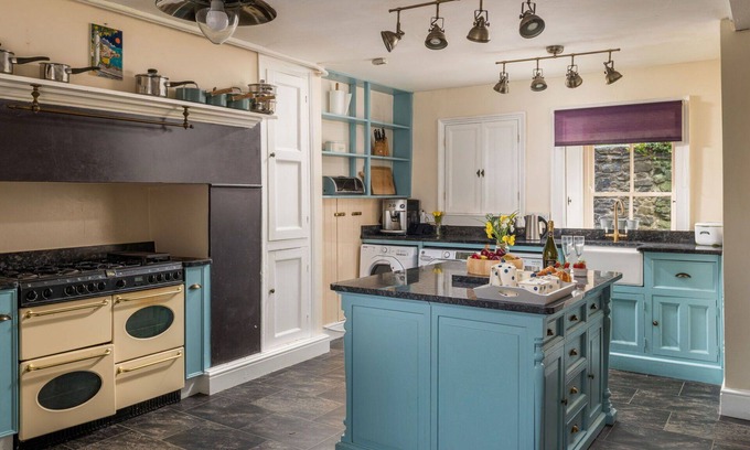 Llanrwst Casa | Preciosa casa de vacaciones para 16 personas con WIFI, mascotas permitida y aparcamiento