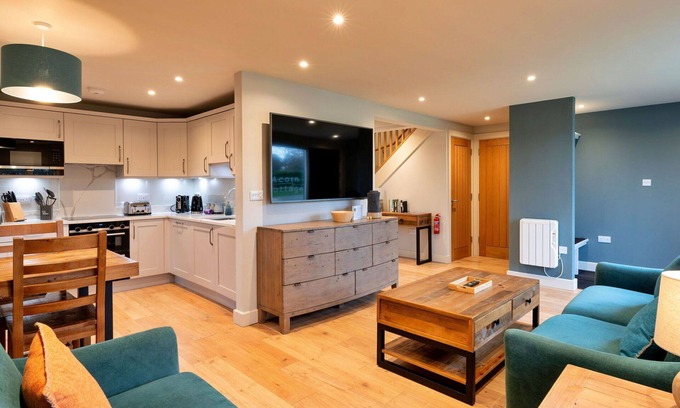 Dorsington Casa | Maravillosa casa de vacaciones para 3 personas con WIFI, TV, mascotas permitida y aparcamiento