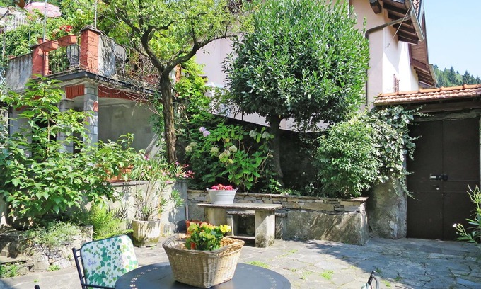 Trarego Viggiona Casa | Maravillosa casa de vacaciones para 3 personas con TV, patio y mascotas permitida