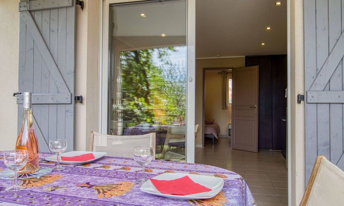 Bauduen Villa | Maravillosa casa de vacaciones con WIFI, A/C, TV, terraza, mascotas permitida y aparcamiento