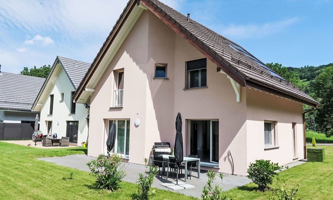 Les Posses-sur-Bex Casa | Wonderful villa for 6 guests with WIFI, TV, terrace and parking