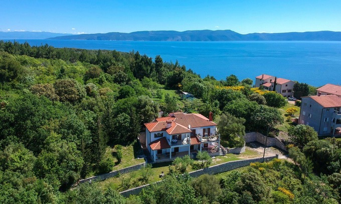 Sveta Marina Casa | Estupenda casa de vacaciones con A/C, WIFI, TV, terraza, mascotas permitida y aparcamiento