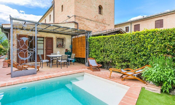 San Gimignano Villa | Preciosa casa de vacaciones con jacuzzi, WIFI, piscina privada, TV, terraza, aparcamiento