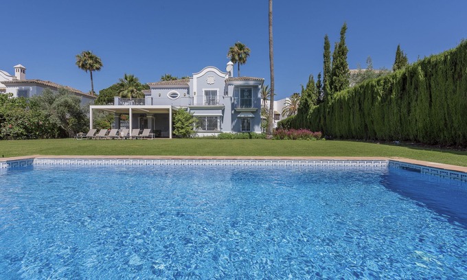 Guadalmina Villa | Maravillosa villa en Marbella a 1.000 metros de la playa