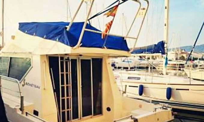 Diagonal Mar i el Front Maritim del Poblenou Alquiler De Eote | WONDERFUL YACHT APARTMENT IN BARCELONA - YOUR COSY PLACE TO STAY