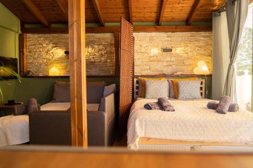 Kalamaria Apartamento | Wood Aesthetic Steps from the Sea