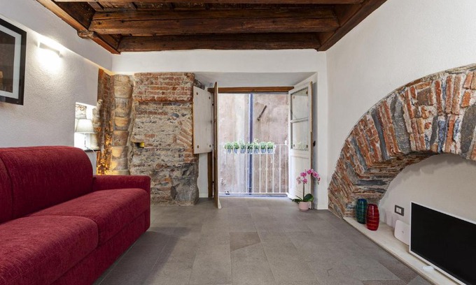 Genoa Historical Centre Apartamento | Wood and Stone Apartment in the historical center