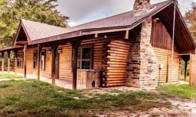 Gober Cabina | Wood Cabin in the wilderness at Bonham, Texas